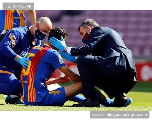 客战阿拉维斯，巴萨官方晒梅西、苏亚雷斯和法蒂的旧照